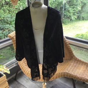 (LG)Velvet Kimono with skull and floral peekaboos